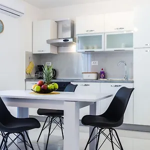 Petra Modern With Free Parking And Bbq Apartment Zadar